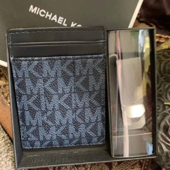 Authentic MK Coated signature card case/money clip - Picture 5 of 10